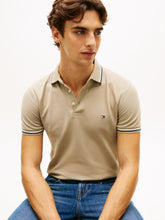 Carica l'immagine nel visualizzatore di Gallery, Polo Tommy Hilfiger XXS