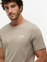 Carica l'immagine nel visualizzatore di Gallery, T-Shirt Tommy Hilfiger XXS