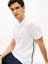 Carica l'immagine nel visualizzatore di Gallery, T-Shirt Tommy Hilfiger XXS