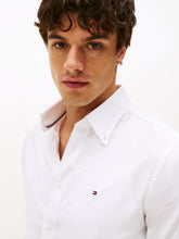 Carica l'immagine nel visualizzatore di Gallery, Camicia Tommy Hilfiger 37
