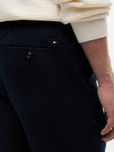 Carica l'immagine nel visualizzatore di Gallery, Pantalone Tommy Hilfiger 28
