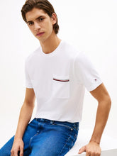 Carica l'immagine nel visualizzatore di Gallery, T-Shirt  Tommy Hilfiger XXS
